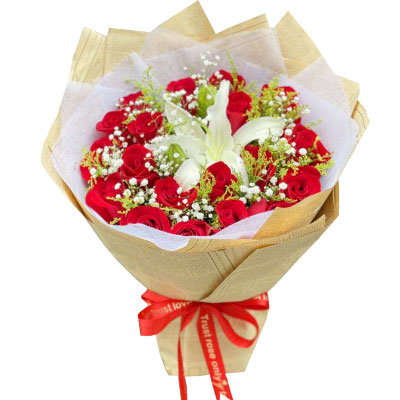 黔南19朵红玫瑰1支百合，永恒之美