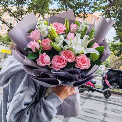 黔南11朵戴安娜粉玫瑰百合，与你一起追逐梦想