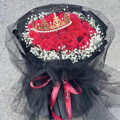 黔南33朵红玫瑰满天星皇冠，爱情圆满