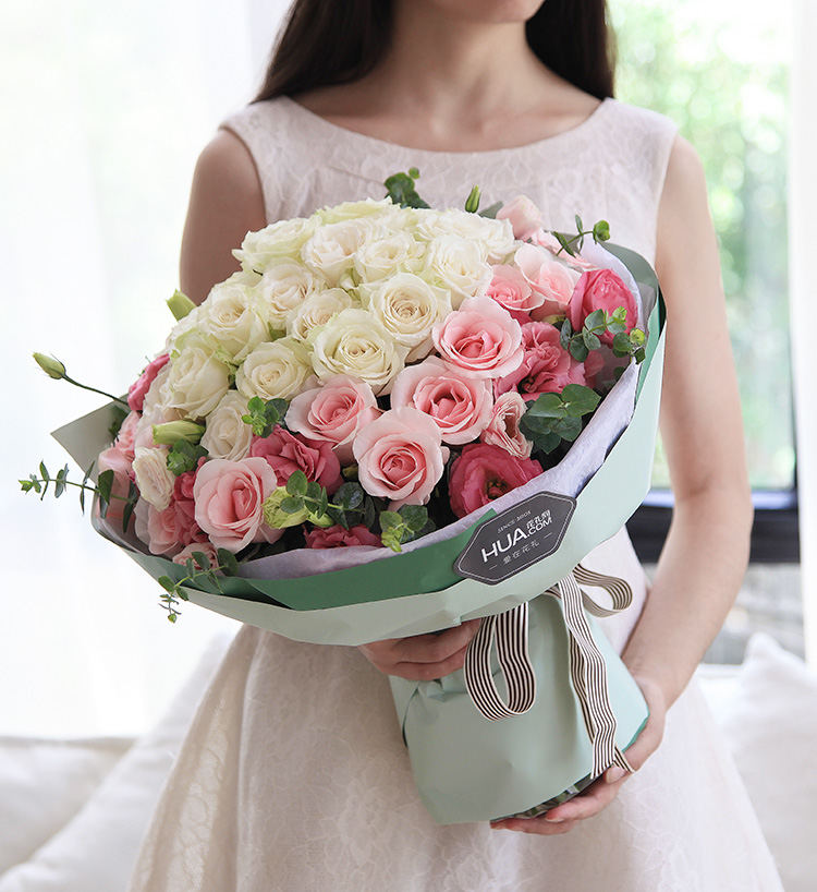黔南给女朋友过生日，可以准备什么礼物？